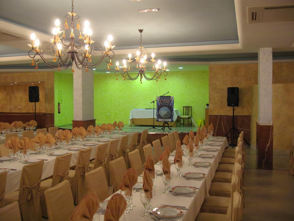 Hotel Restaurante San Roque Медина дел Кампо Экстерьер фото