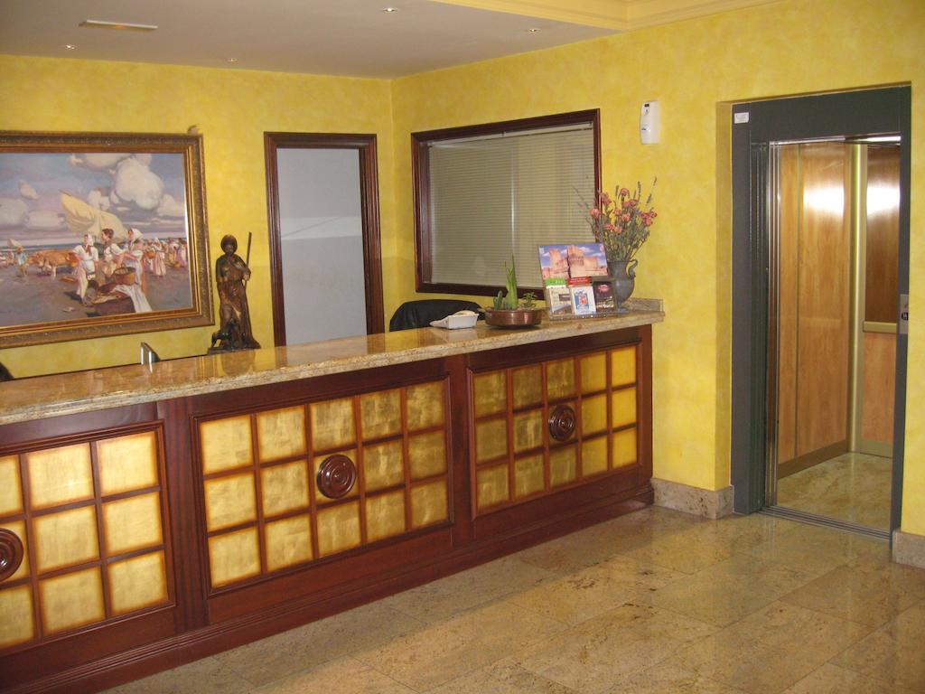 Hotel Restaurante San Roque Медина дел Кампо Экстерьер фото